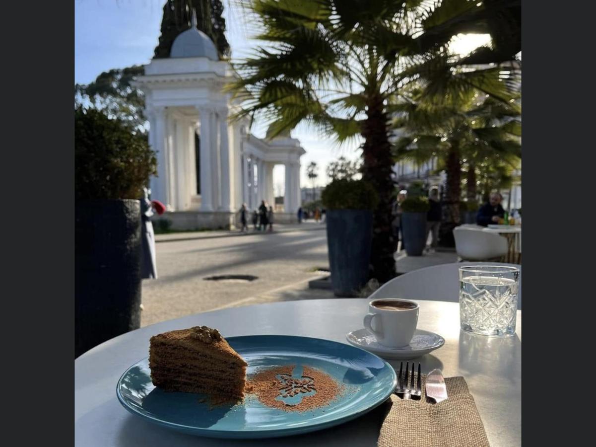 Гавань Hotel Sukhumi Luaran gambar